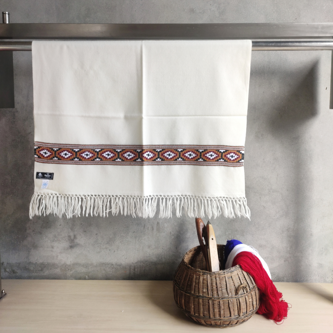 Women's Hand Woven Pollywool Kullu Stole (White)- Kullu pattern