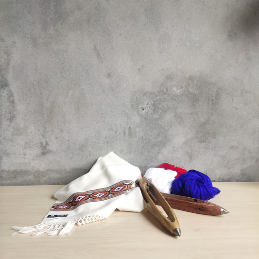 Women's Hand Woven Pollywool Kullu Stole (White)- Kullu pattern