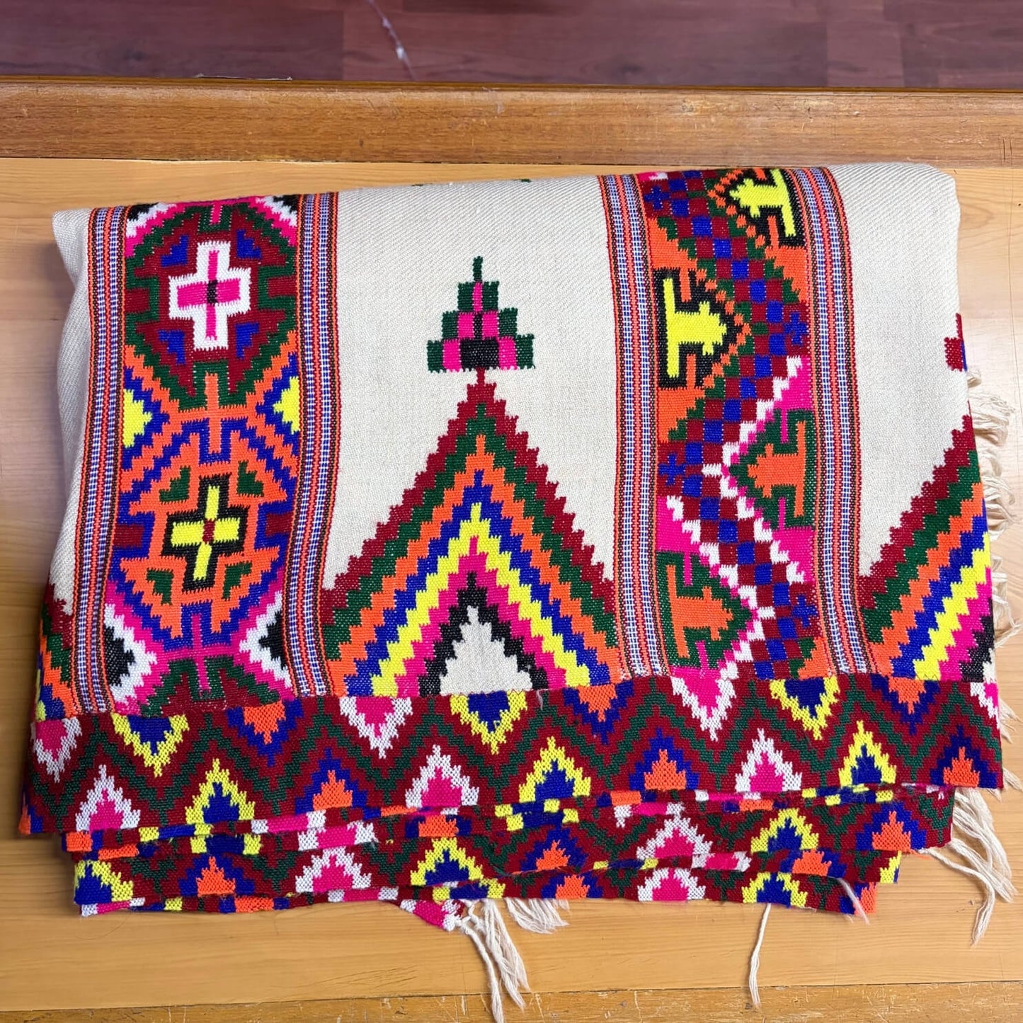 Handwoven Original Kullu Pattu- Dhaulagiri - 3 Patti with stars