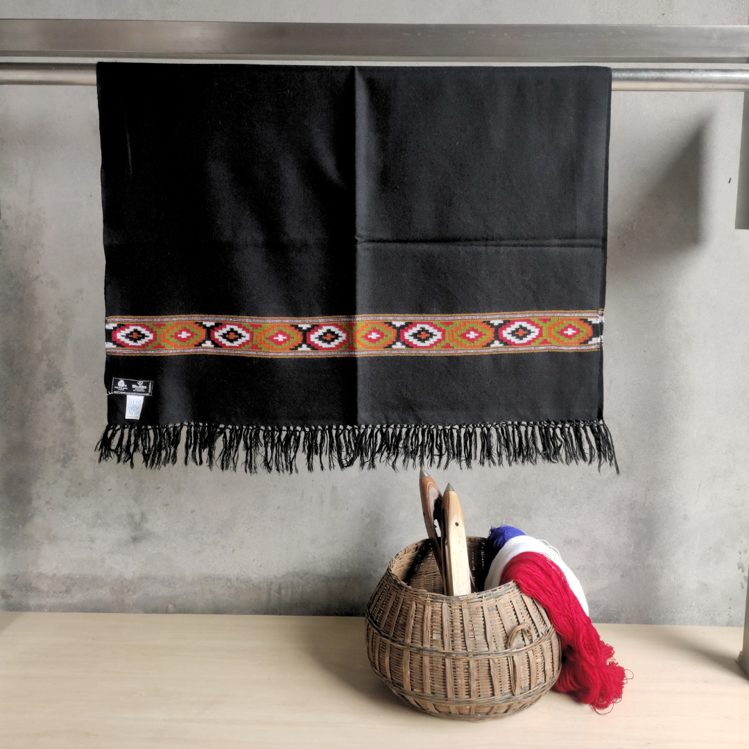 Women's Hand Woven Polywool Kullu Stole (Black)- Kullu pattern
