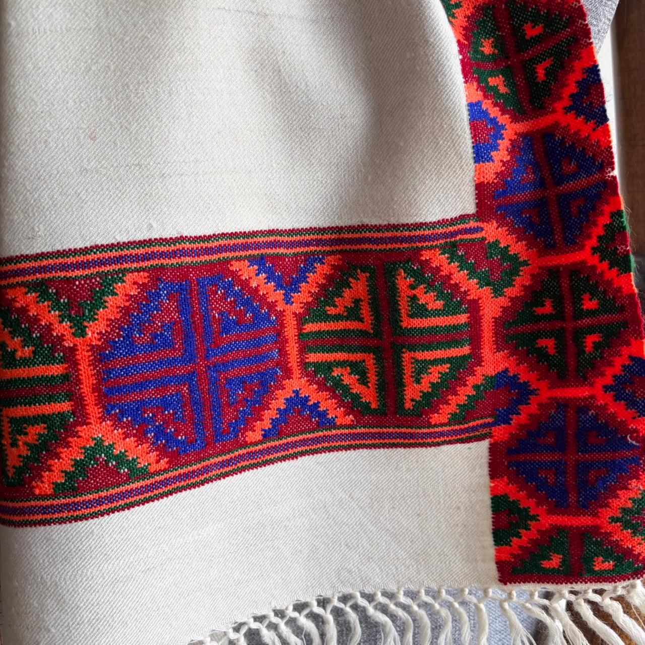 Hand Woven Pashmina & Merino Wool Kullu Stole Kinnauri Design White
