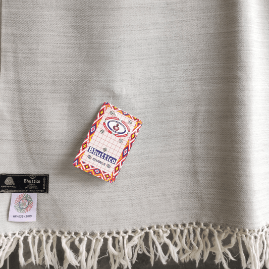 Hand Woven Mens Pure Merino Wool Kullu Shawl - light grey (Loi) - Bhuttico Shawls
