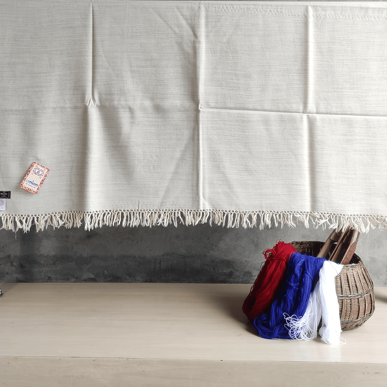 Hand Woven Mens Pure Merino Wool Kullu Shawl - light grey (Loi) - Bhuttico Shawls
