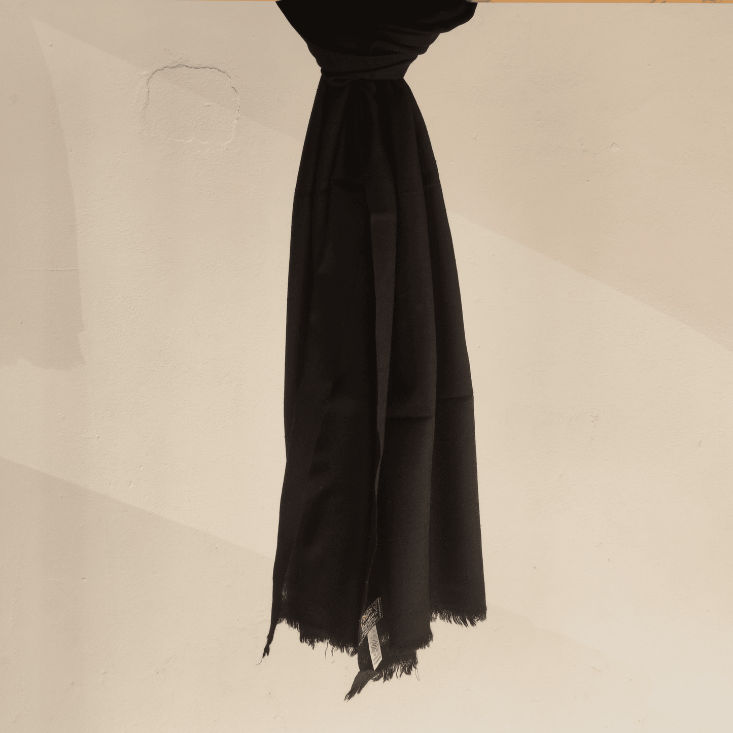 Hand Woven Pure Pashmina Kullu Stole (Black) - Bhuttico Shawls