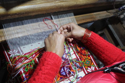 The Ultimate Guide to Winter Mufflers in India: History, Materials, and How to Style Them