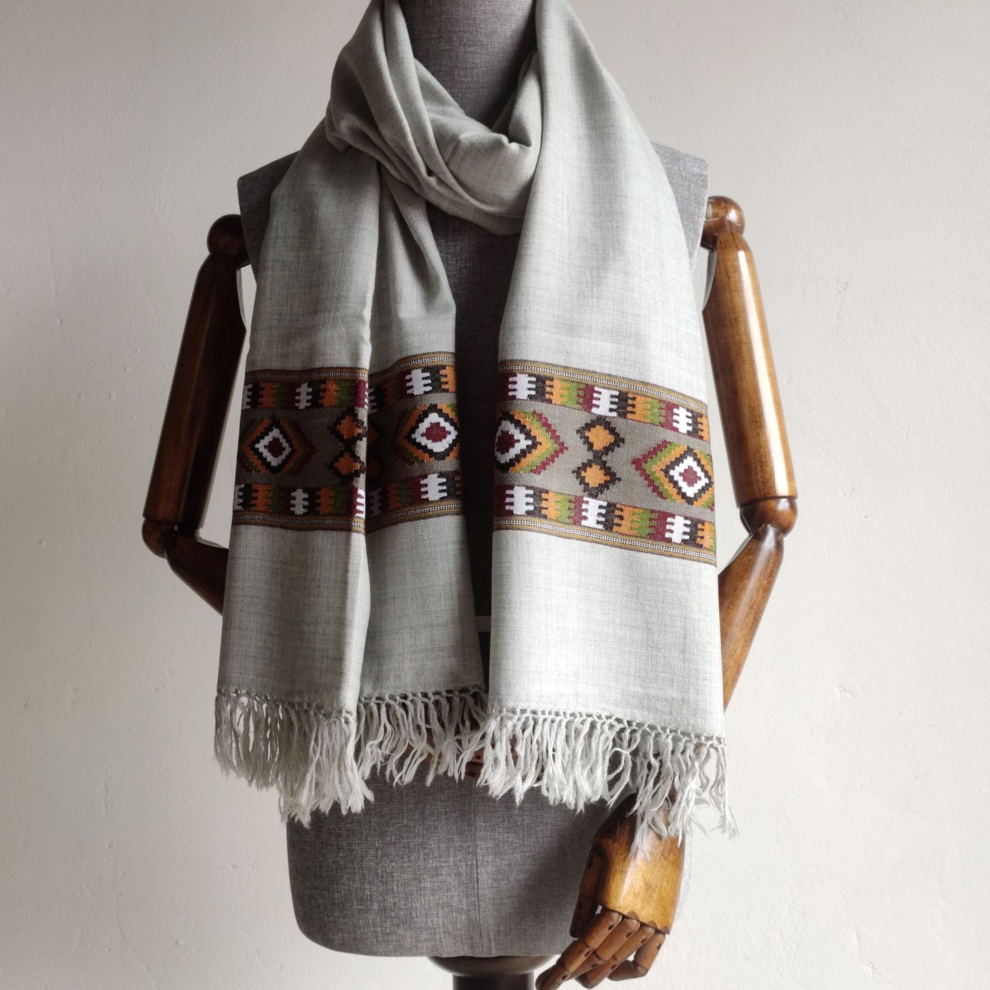 Hand Woven Pure Merino Wool Kullu Stole Grey