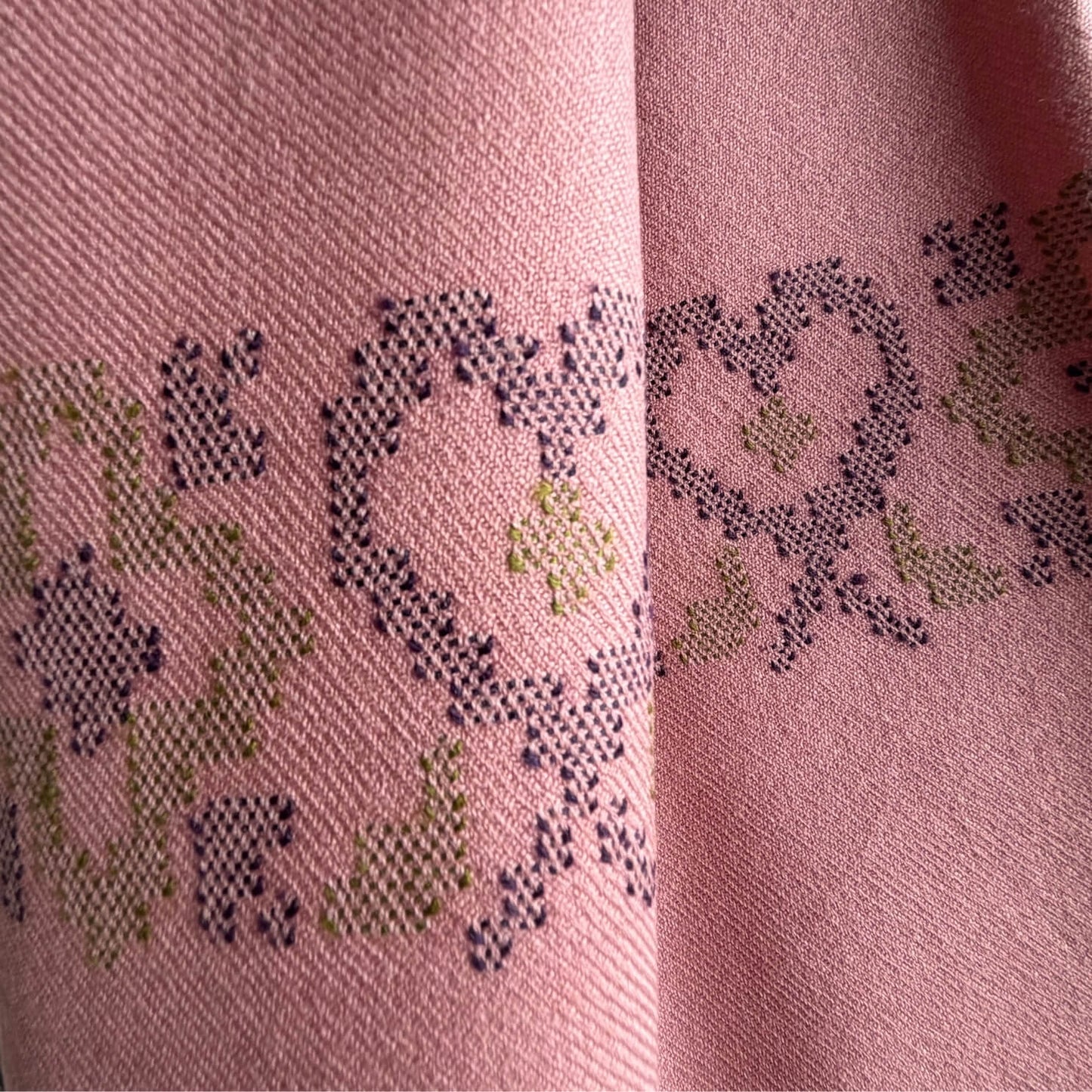 Handwoven Pure Merino Heart Stole- Dusty Pink