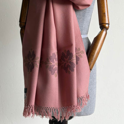 close up of pure merino stole - pink