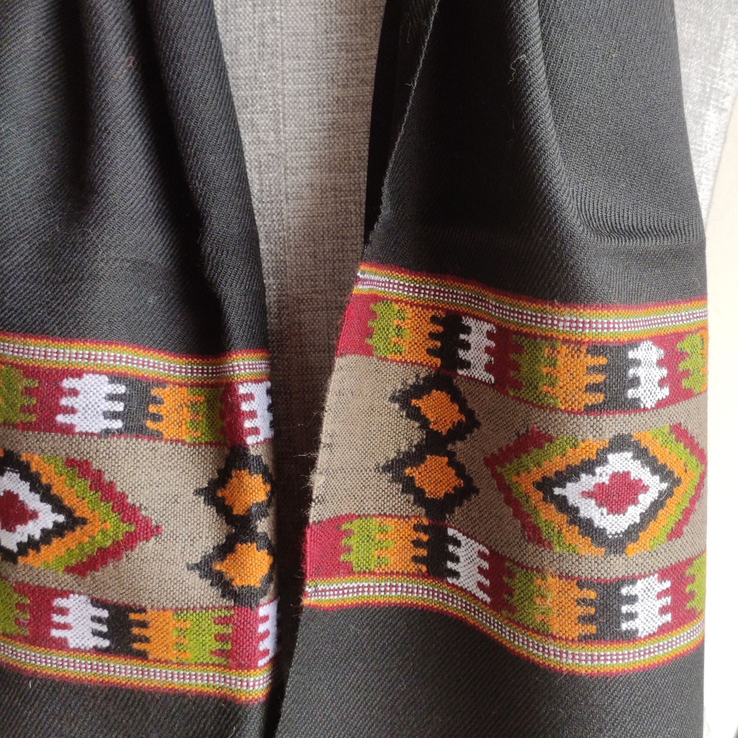 Hand Woven Pure Merino Wool Kullu Stole- Black