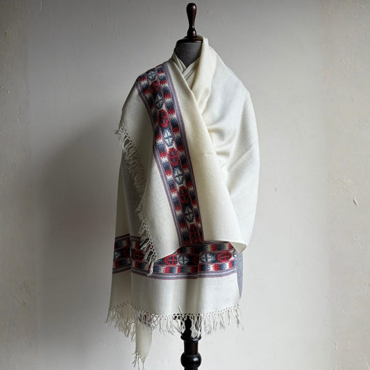 Hand wovem pure merino wool Shawl - white