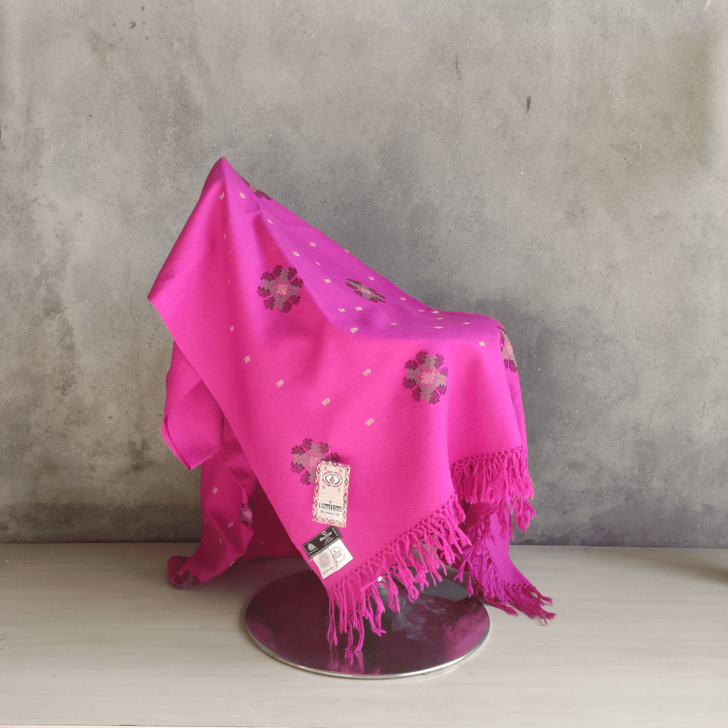 Hand Woven Pure Merino Wool Kullu Shawl- pink