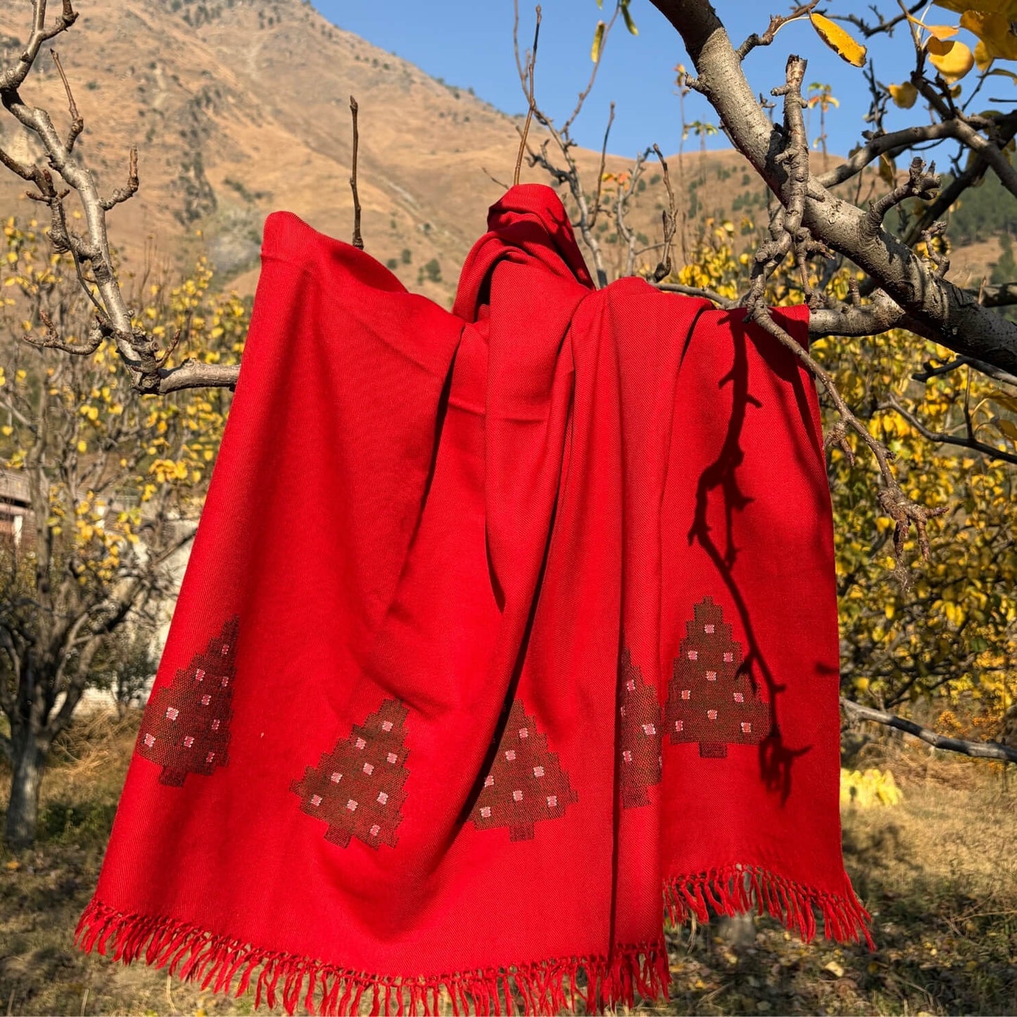 The Red Christmas Tree Shawl