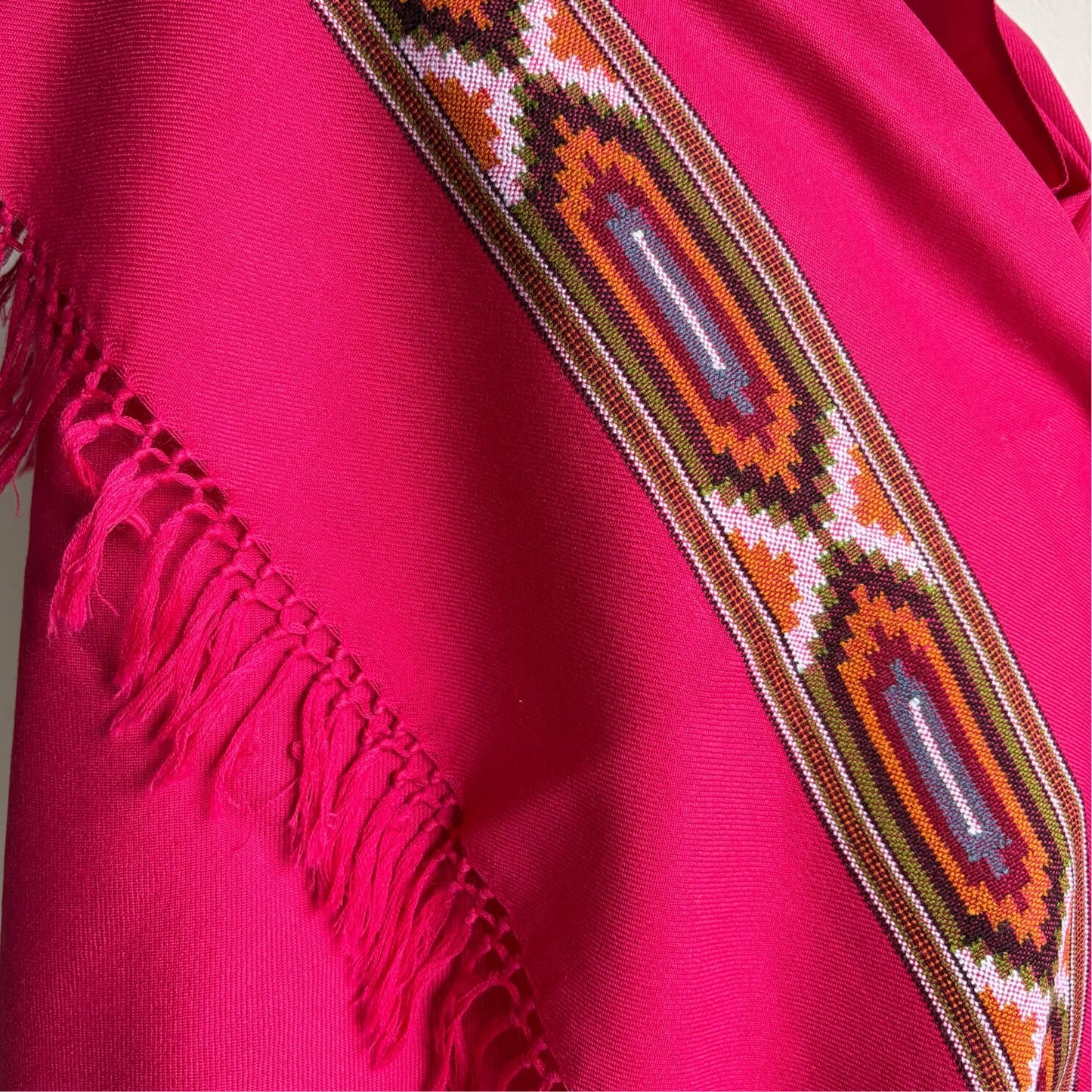 Traditional Kullu Patti Polywool Shawl – Magenta