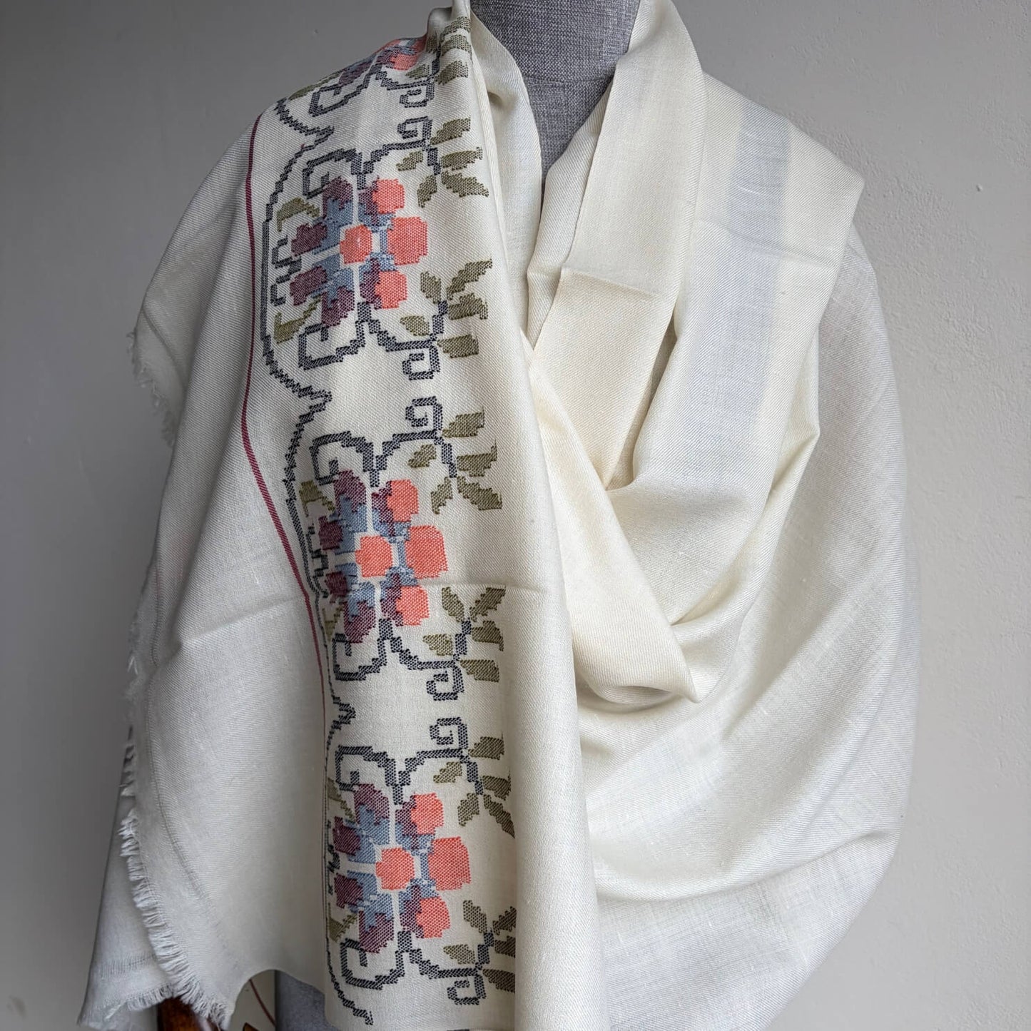 Handwoven Kullu Phool Patti Angora Shawl