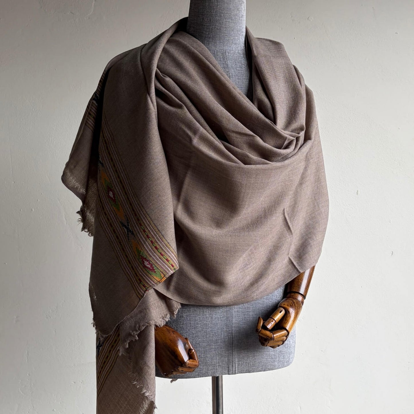 men's shawl(loi)- beige