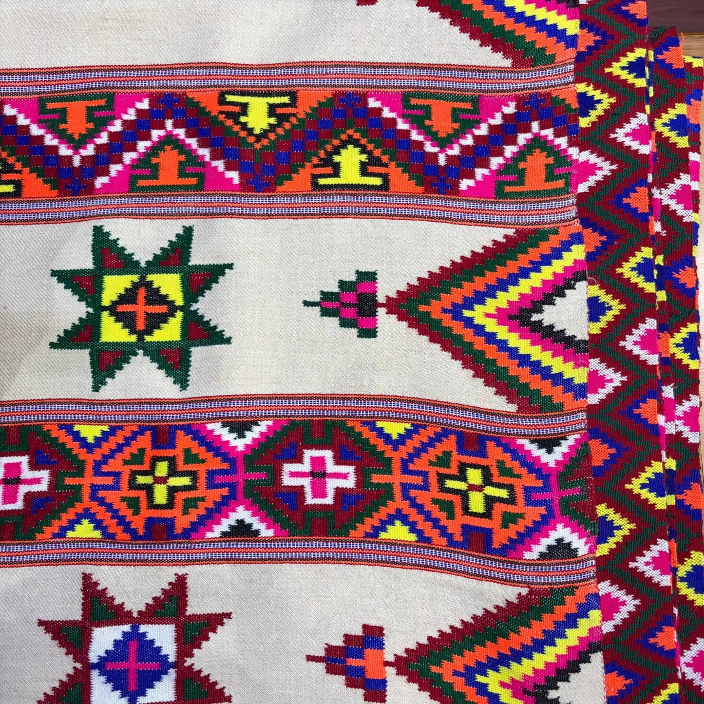 Handwoven Original Kullu Pattu- Dhaulagiri - 3 Patti with stars