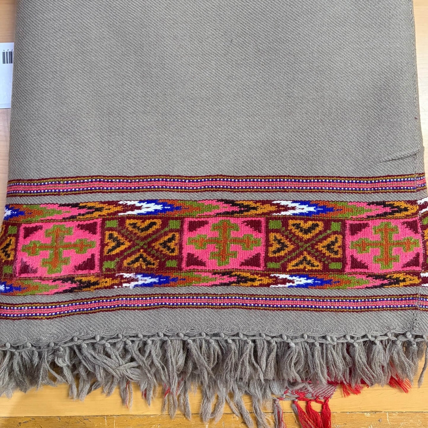 Handwoven Kullu Pattu with bright borders - Kulvi Rangloom - 1 patti