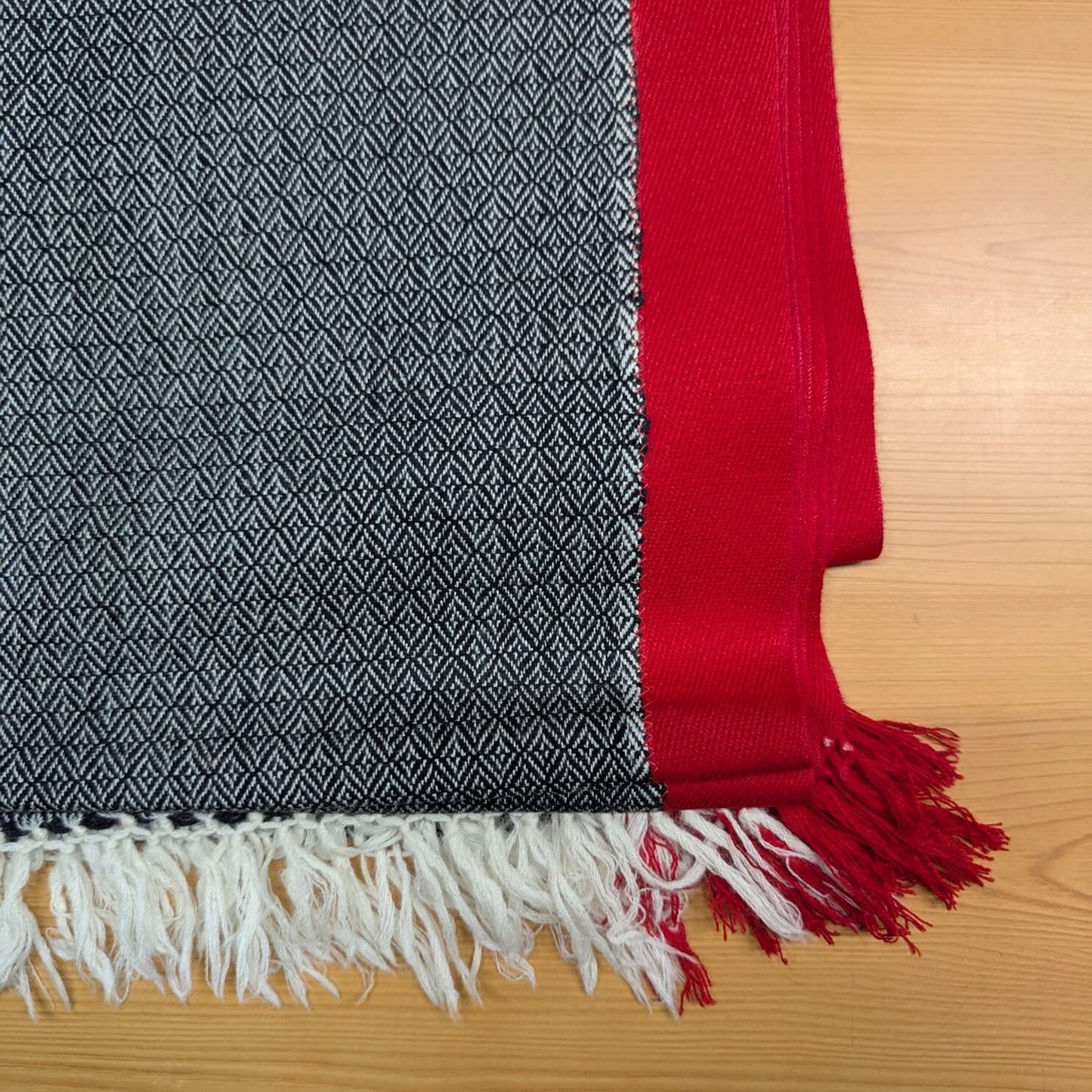 Traditional Kullu Pattu – Pure Merino Wool