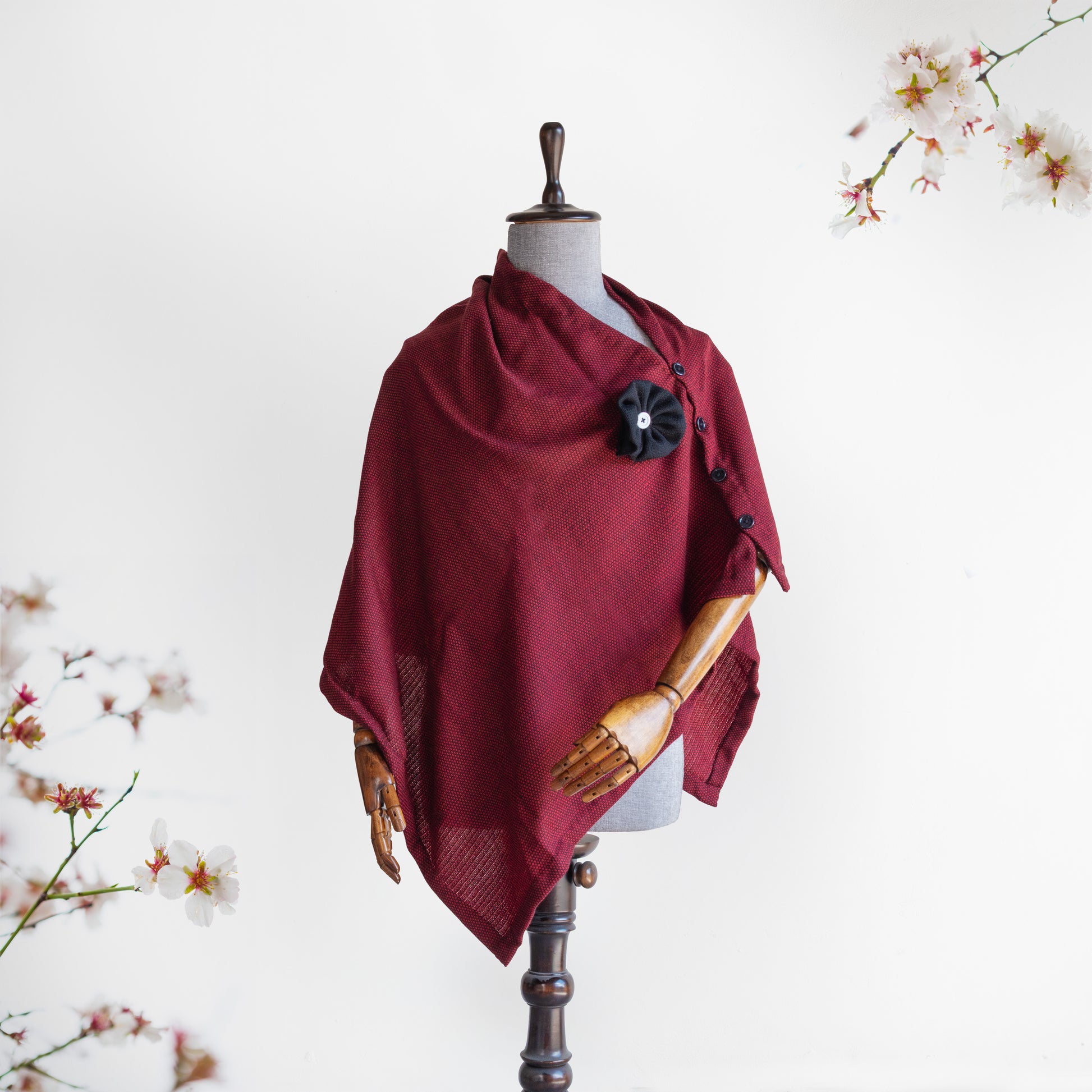Maroon woolen cape for women_02
