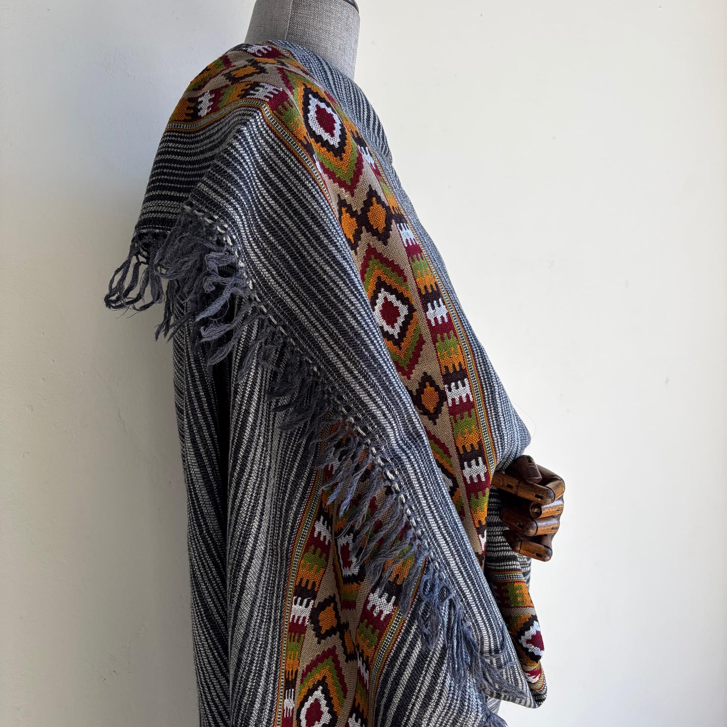 Handspun Merino Wool Shawl (Black and White)