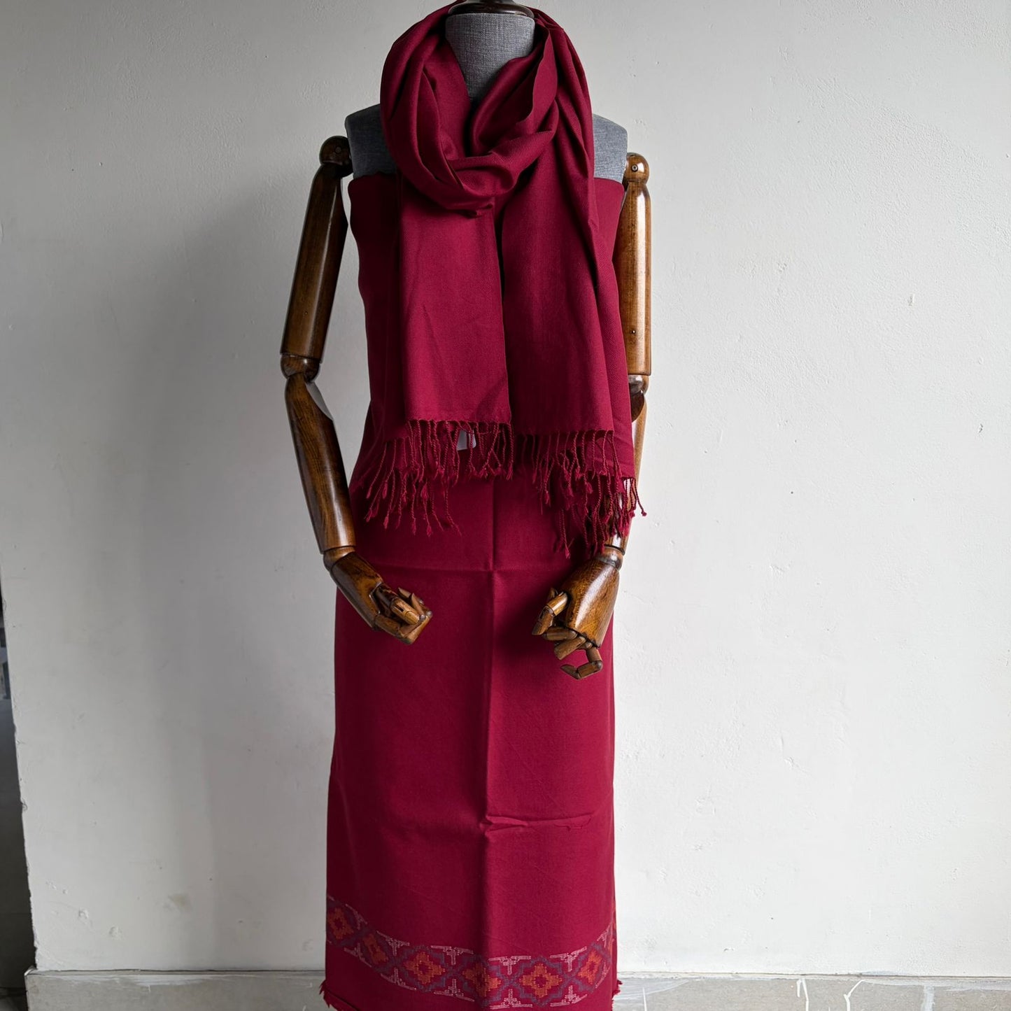 Bhuttico Women’s Merino Woolen Suit Set – Maroon