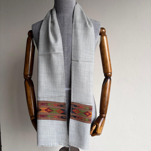 Handwoven Unisex Polywool Muffler (Light grey)