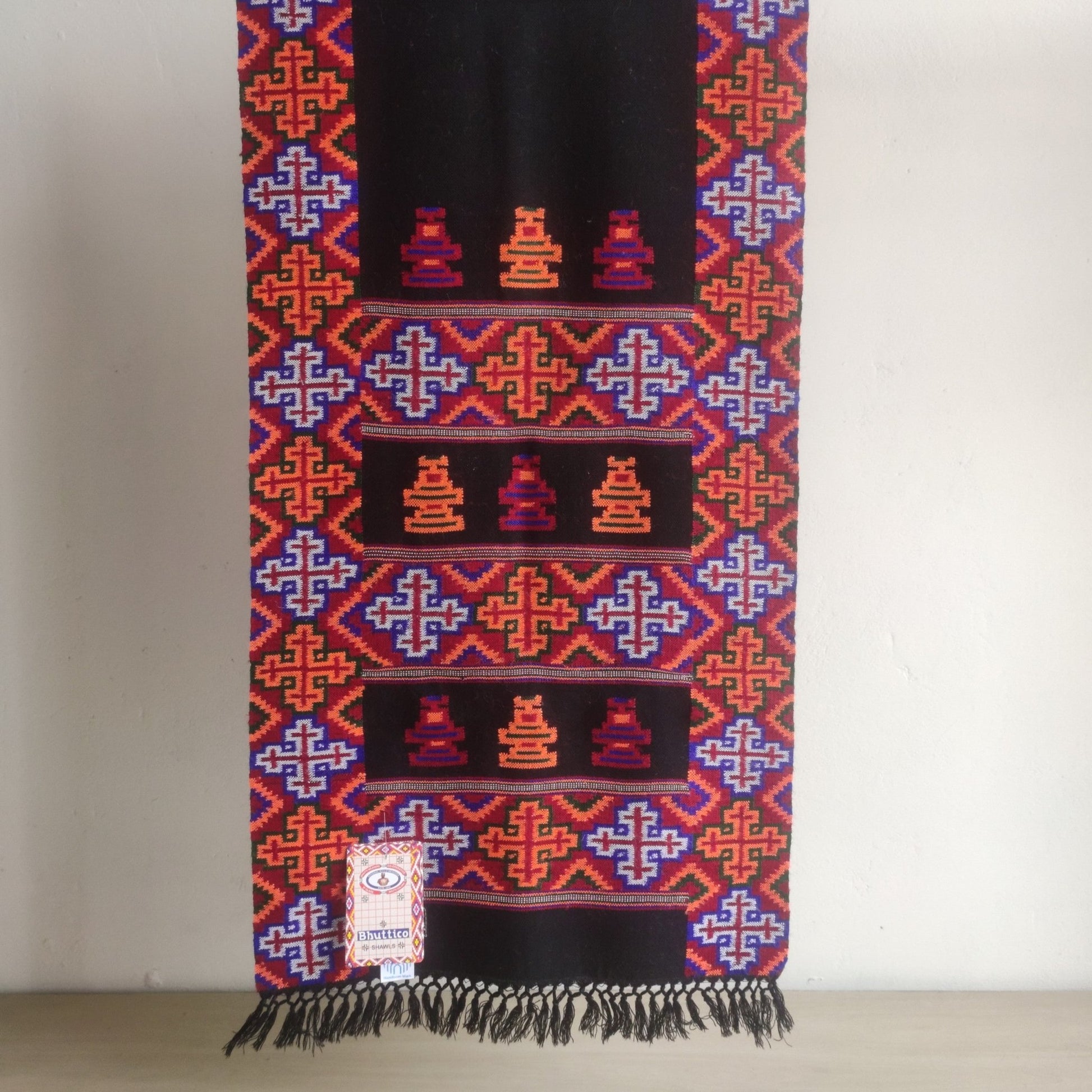 Typical Design Muffler - Bhuttico Shawls